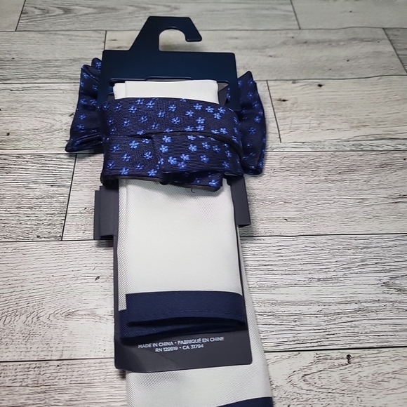 Tommy Hilfiger Bow Tie Pocket Square Set Bow Necktie NEW Navy Blue White Floral - Picture 4 of 6